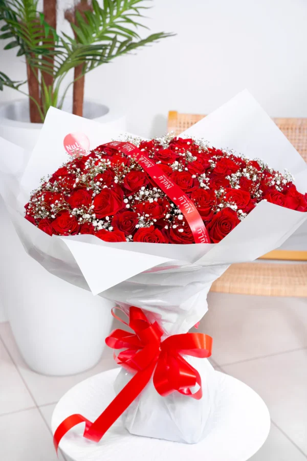 Red Roses with Gyp - Image 4