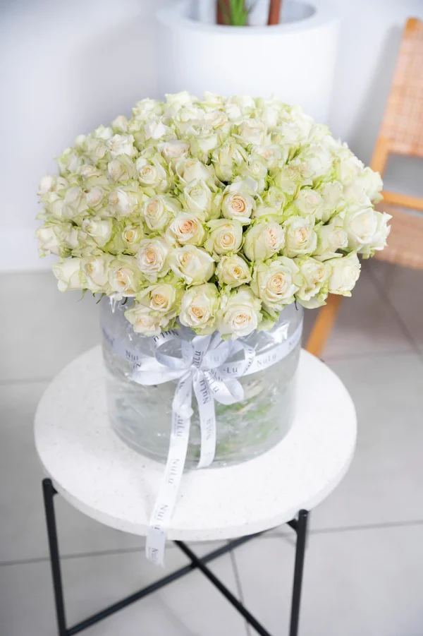 White Roses in A Vase - Image 3
