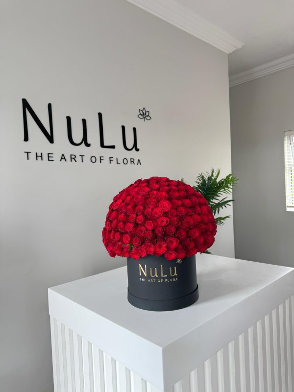 250 Red or White Roses in A Box - Image 2